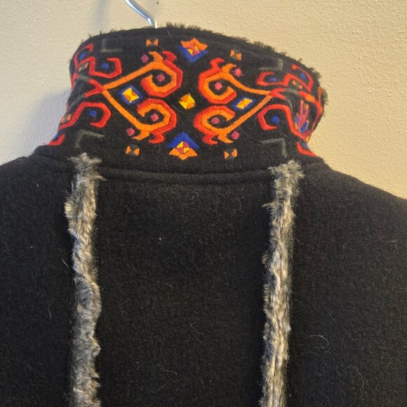 Icelandic Designs Wool Blend, Fur Reversible Vest w/ Embroidered Collar- M ? - Picture 7 of 13
